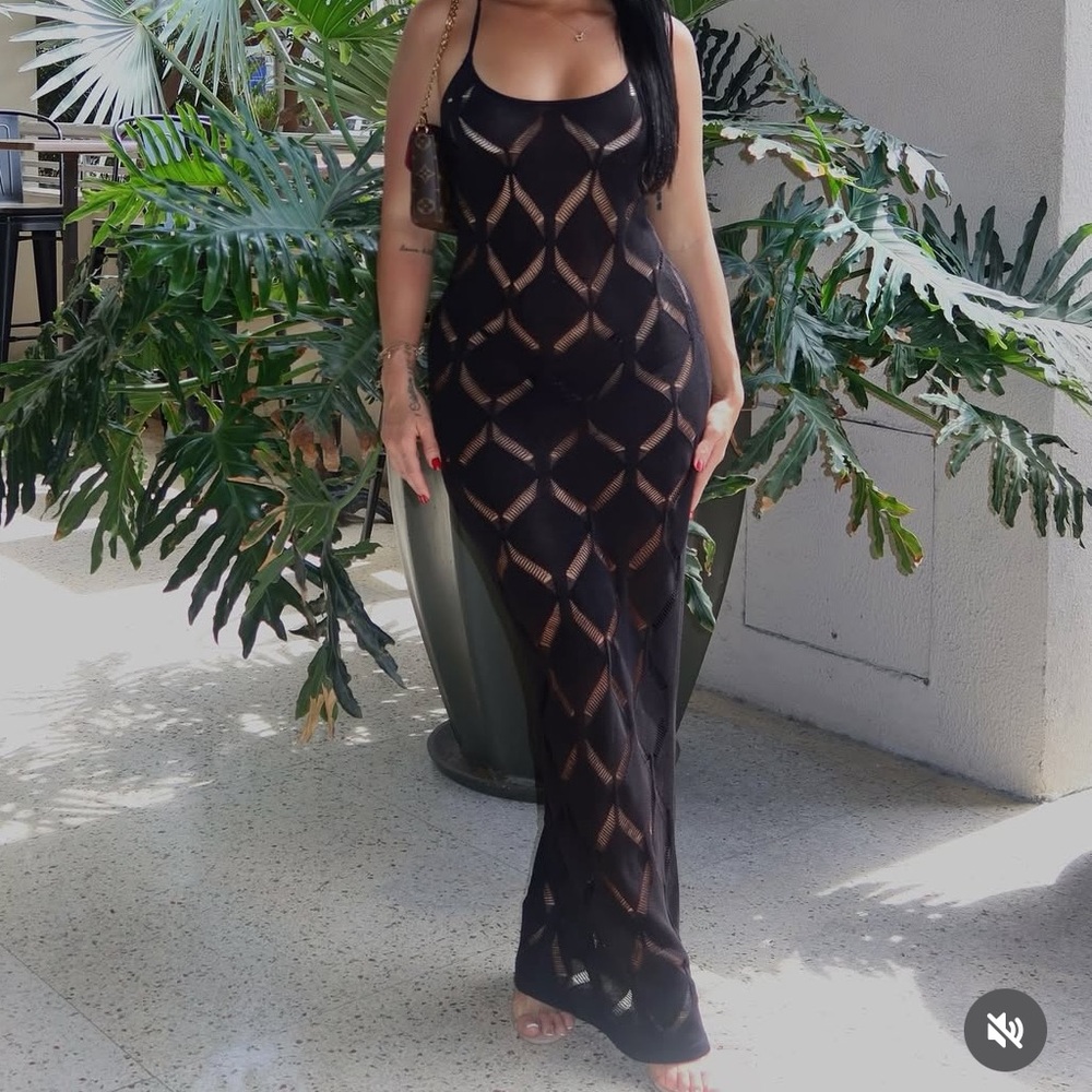 Chic Black Patterned Maxi Dress - image 1